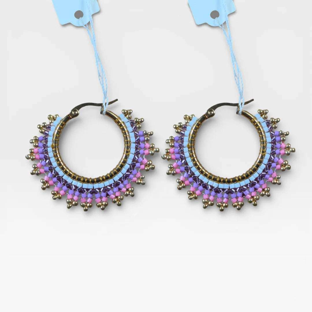 Aretes de Chaquira Huichol, Diseño Media Luna Geométrico Azul Morado Rosa