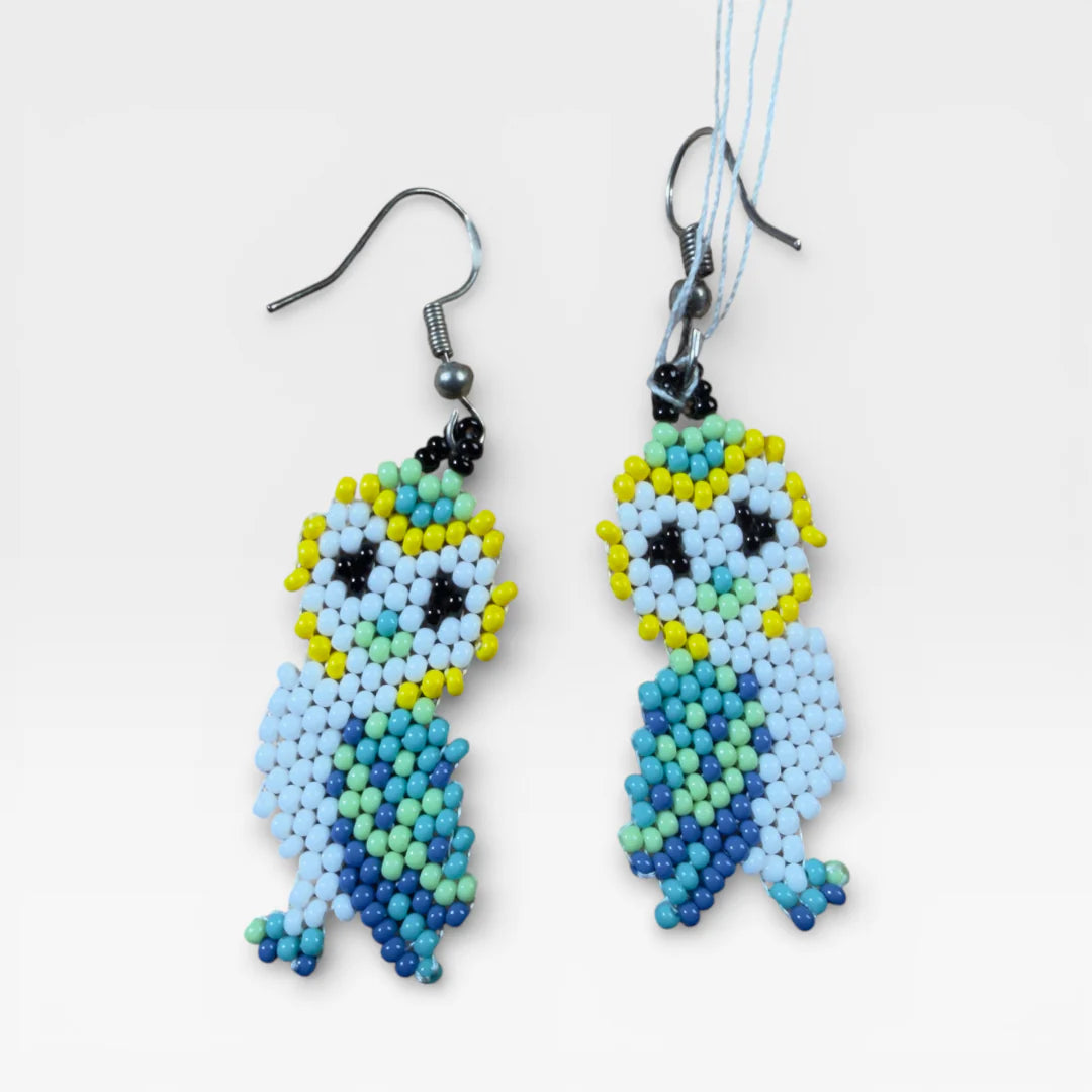 Aretes de Chaquira Huichol: Búhos Azules, Verdes y Amarillos.