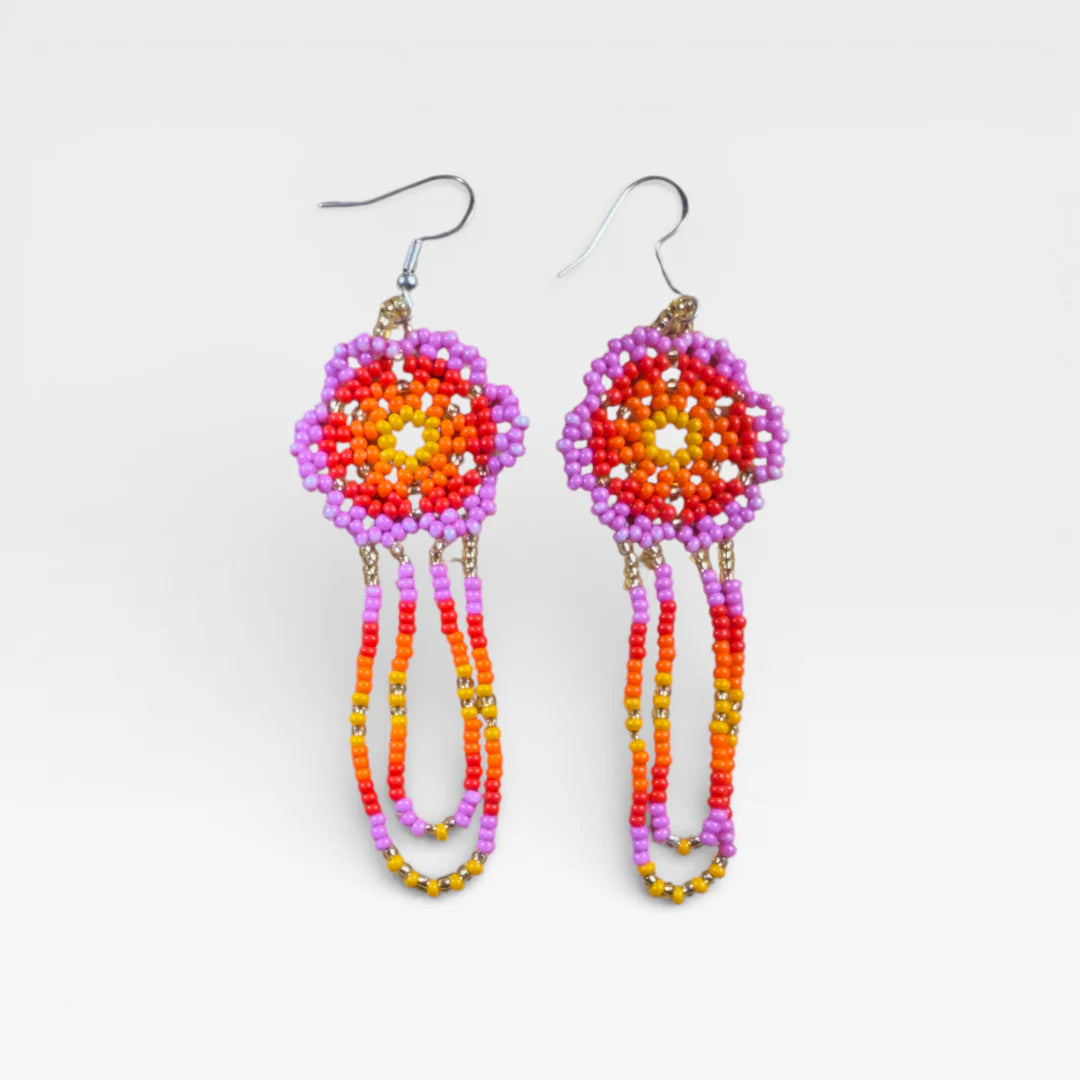 Aretes Naranja, Morado y Amarillo con diseño de flor Huichol