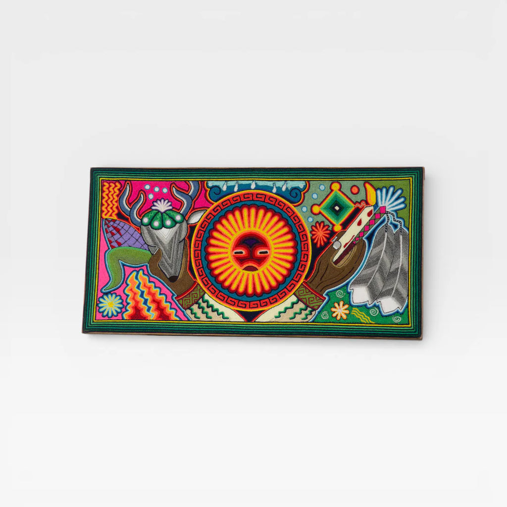 Cuadro de Arte Huichol con Chaquira: Sol Venado Verde Amarillo Rosa Patrones Geométricos