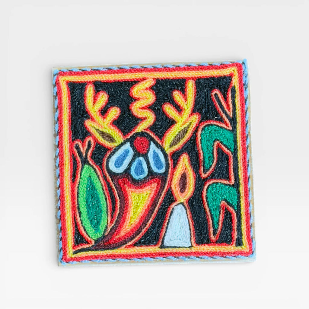Cuadros Arte Huichol: Venado Mítico Rojo, Amarillo y Negro con Diseño Simbólico Wixárika.