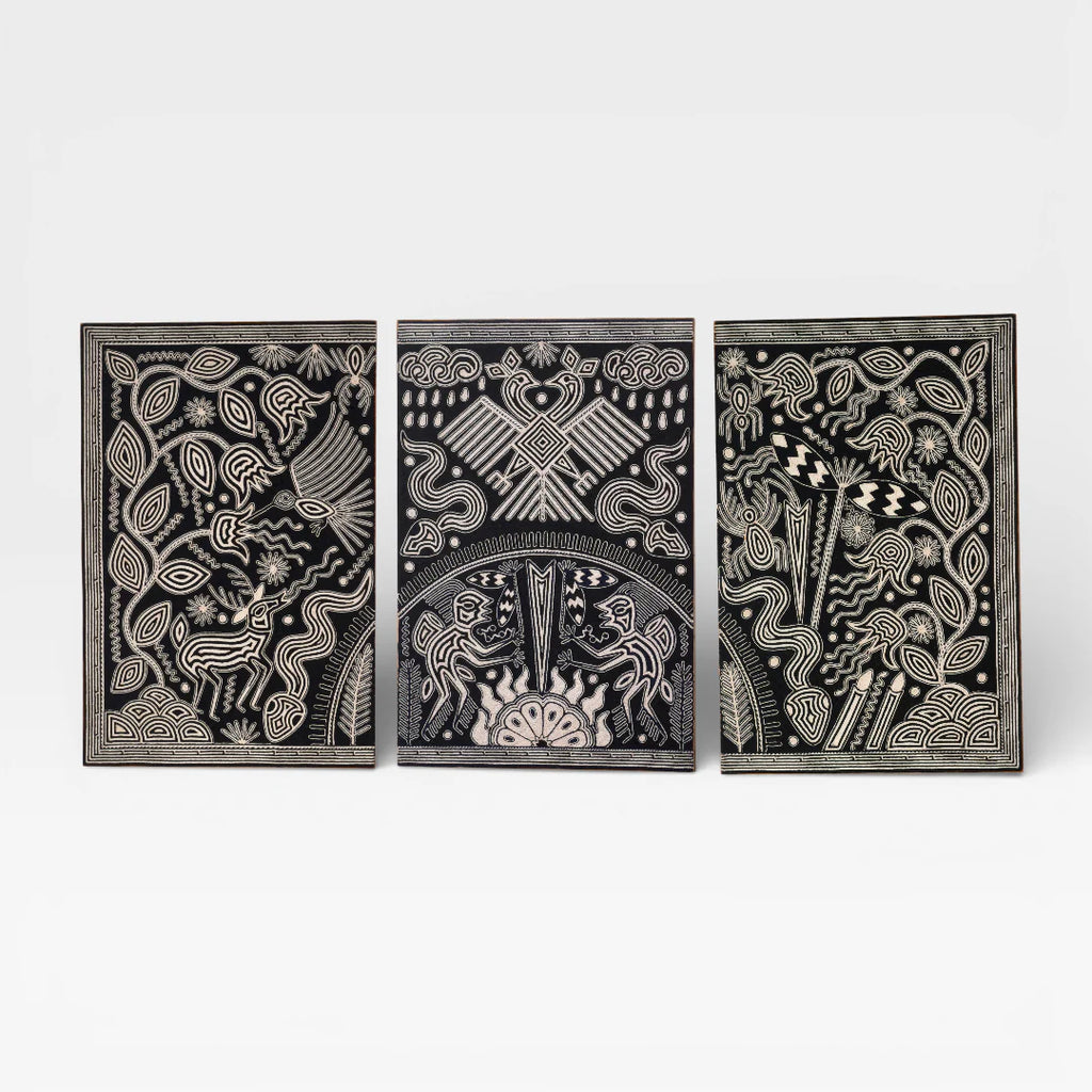 Cuadros Arte Huichol de Chaquira Negro y Crema: Venado, Águila y Shamán Wixárika.