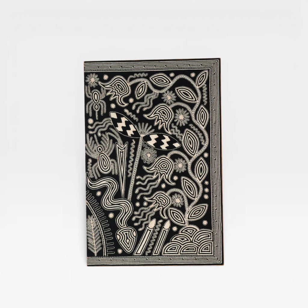 Cuadros Arte Huichol de Chaquira Negro y Crema: Venado, Águila y Shamán Wixárika.