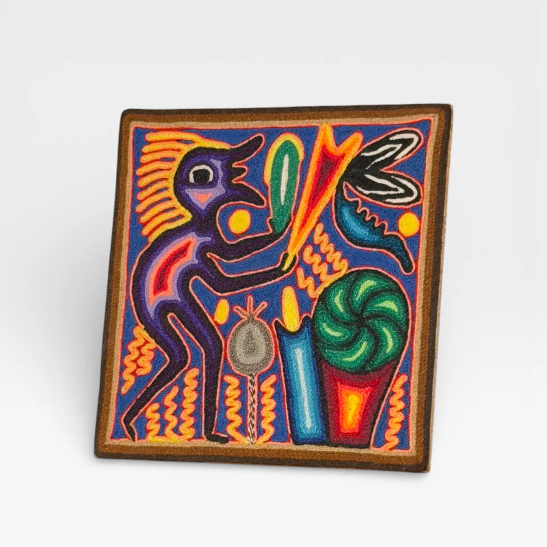 Cuadro de Arte Huichol/Wixárika con Chaquira: Visión Shamanica Azul, Púrpura y Multicolor
