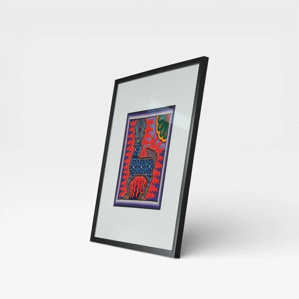Cuadro Arte Huichol: Venado Azul, Rojo y Naranja con Patrón Geométrico