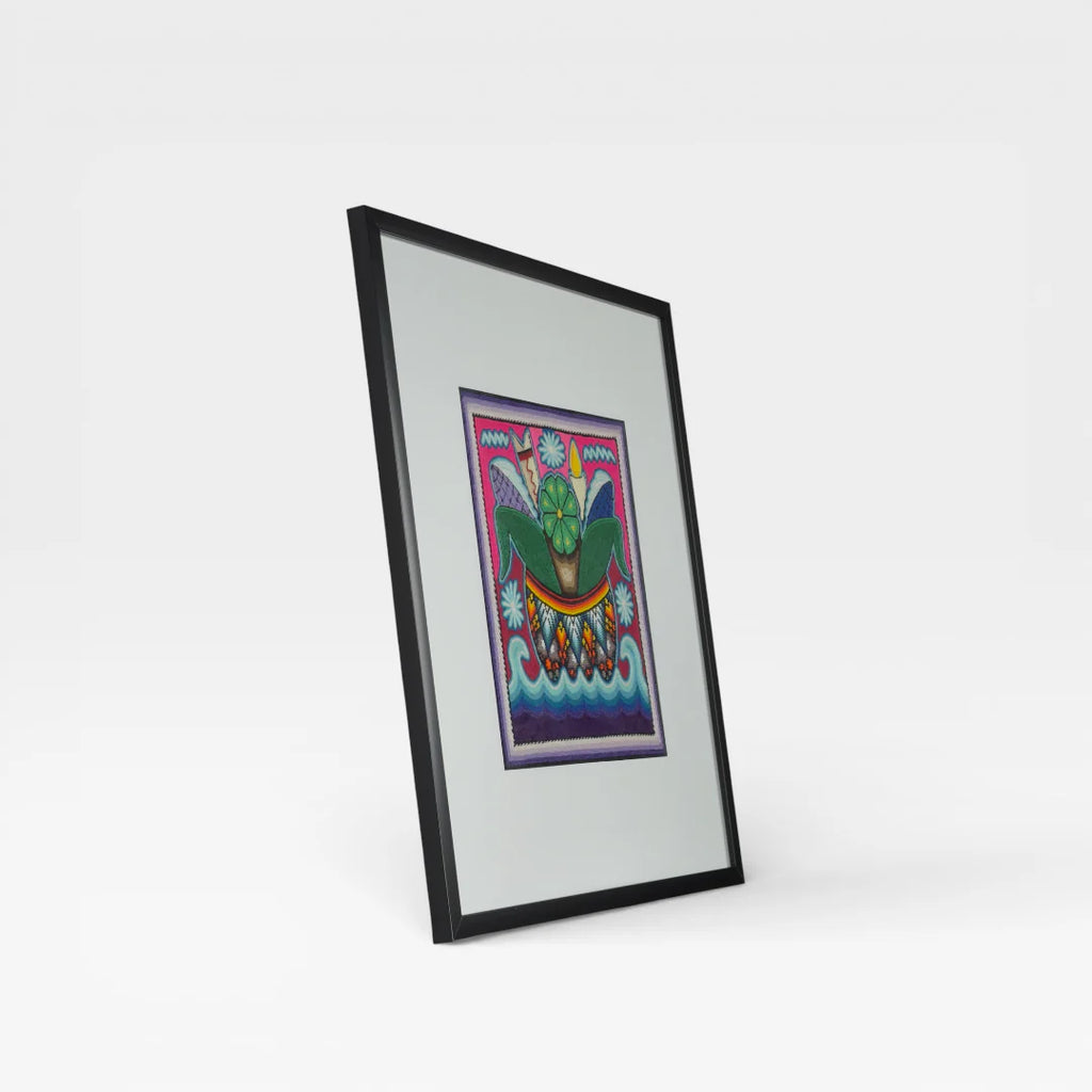 Cuadro Arte Huichol Chaquira: Motivo Floral Rosa Verde con Ondas Moradas
