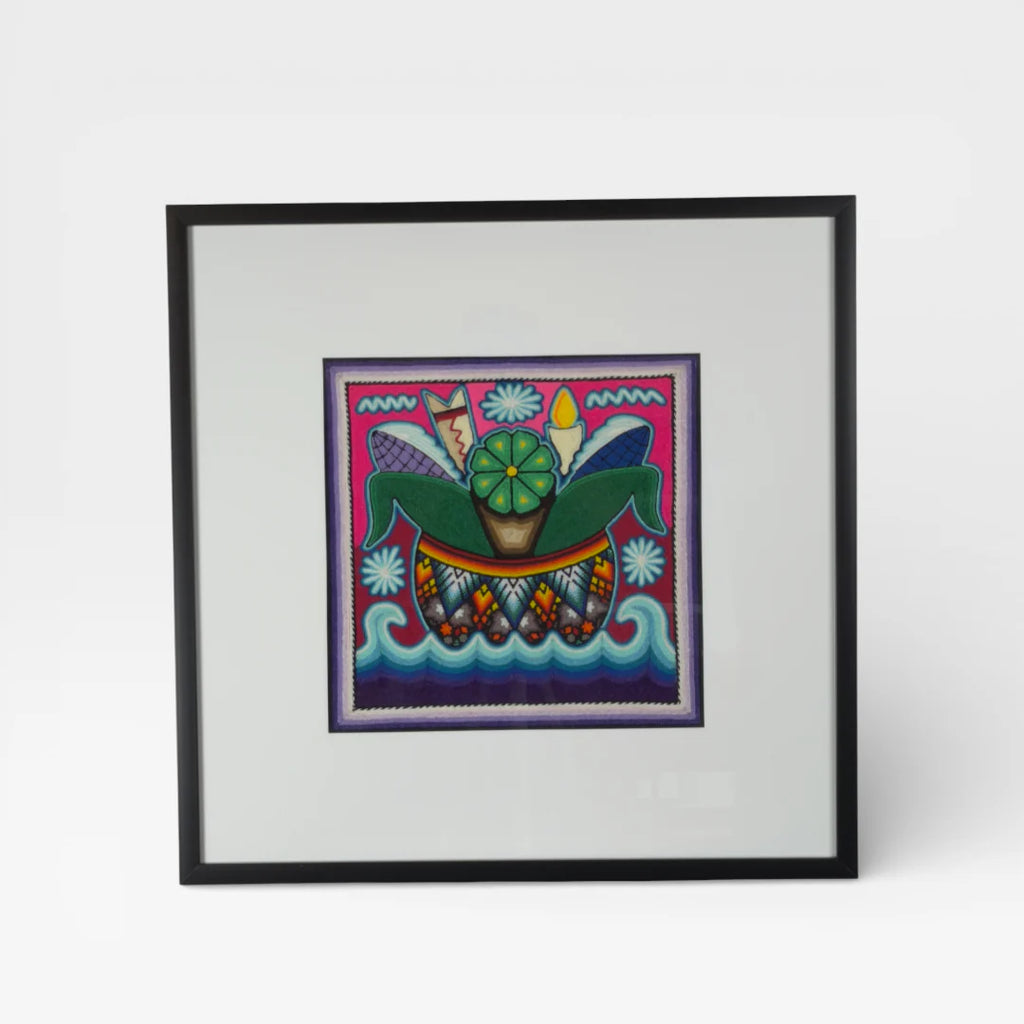 Cuadro Arte Huichol Chaquira: Motivo Floral Rosa Verde con Ondas Moradas