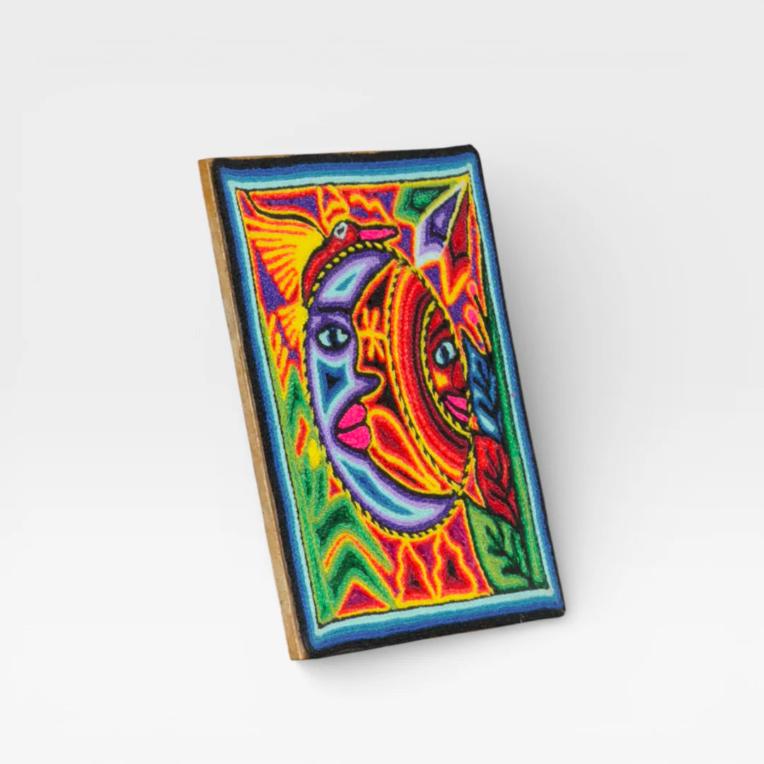 Cuadros: Arte Huichol Chaquira: Rostros Sol y Luna Azul Rojo Patrón Geométrico