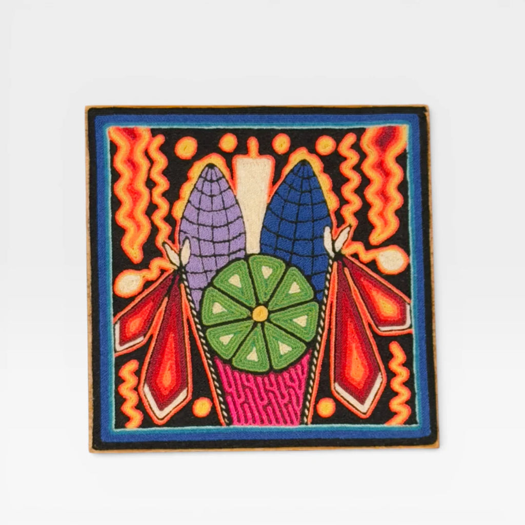 Cuadro de Arte Huichol: Maíz y Peyote, Verde Morado Rojo, Diseño Simbólico