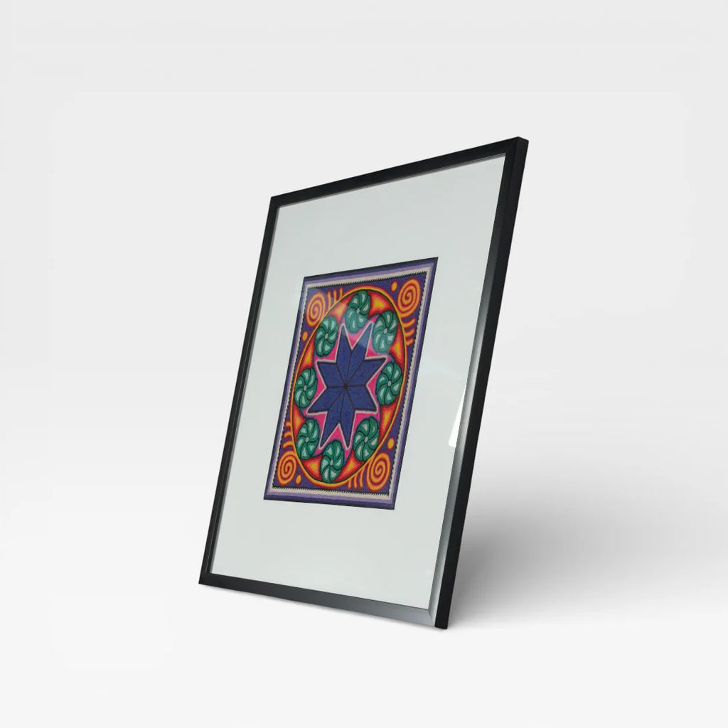 Cuadro Arte Huichol: Estrella Azul, Rosa y Morado con Patrón Geométrico de Chaquira