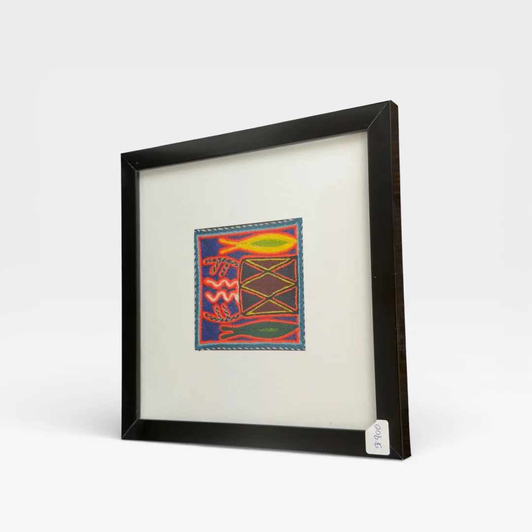 Cuadro de Arte Huichol con Chaquira: Símbolos Ancestrales Azul, Rojo y Amarillo