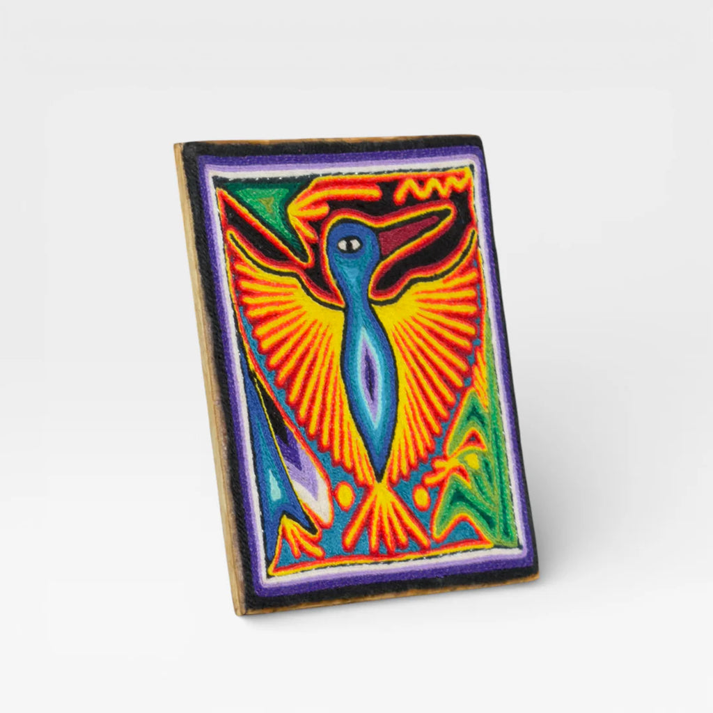 Cuadros Arte Huichol de Chaquira: Ave Mística Azul, Amarillo y Rojo con Alas Radiantes