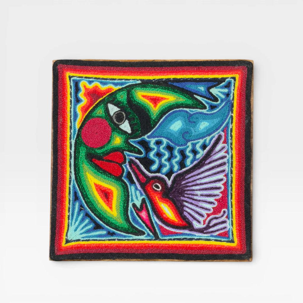 Cuadros Arte Huichol: Luna Verde, Colibrí Morado, diseño cósmico azul con chaquira.
