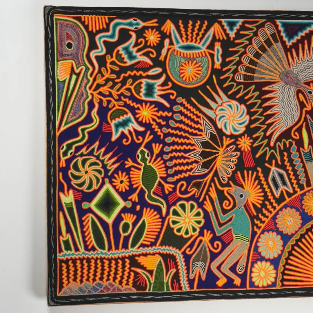 Cuadro de Arte Huichol de Chaquira: Símbolos Sagrados Azul Oscuro, Naranja y Amarillo