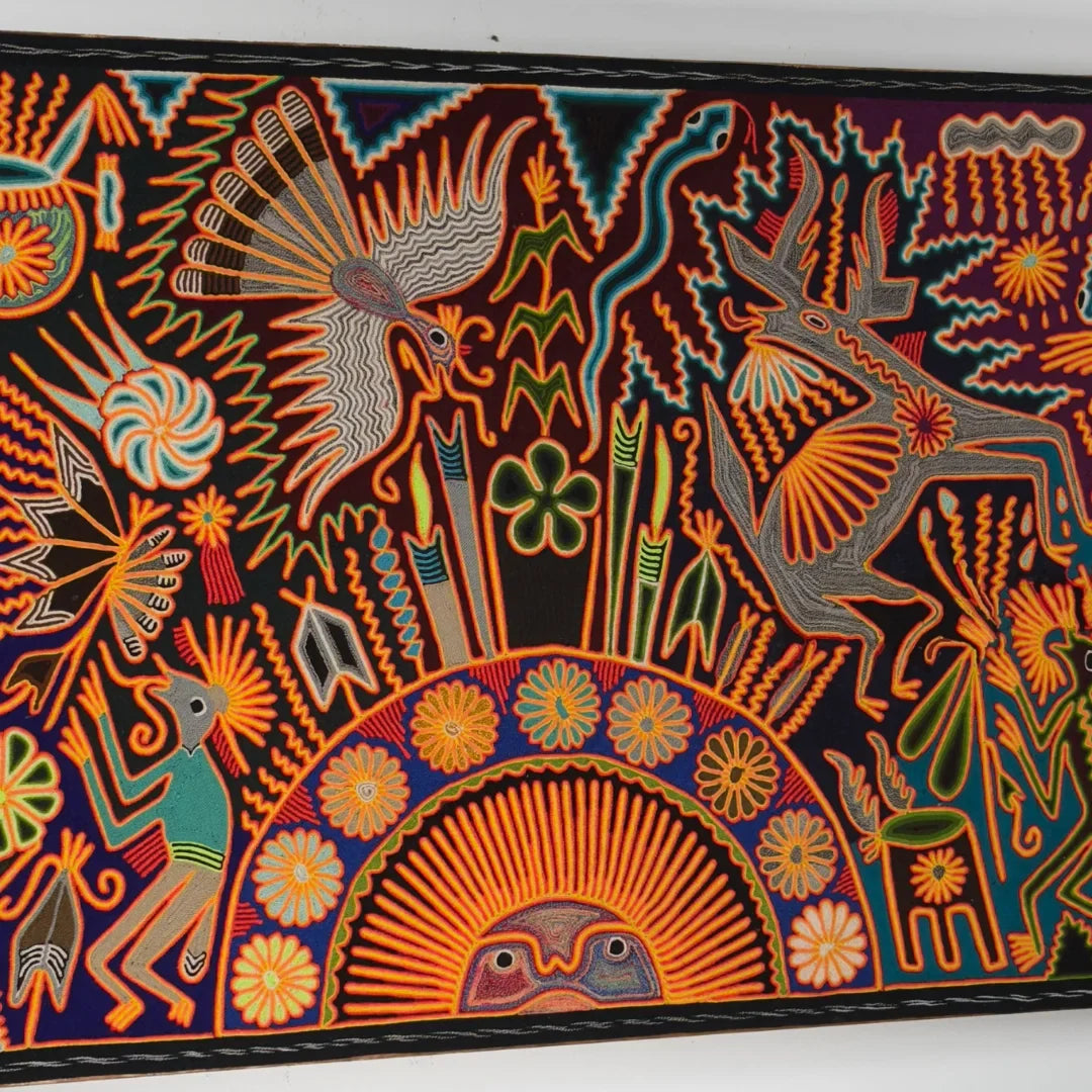 Cuadro de Arte Huichol de Chaquira: Símbolos Sagrados Azul Oscuro, Naranja y Amarillo