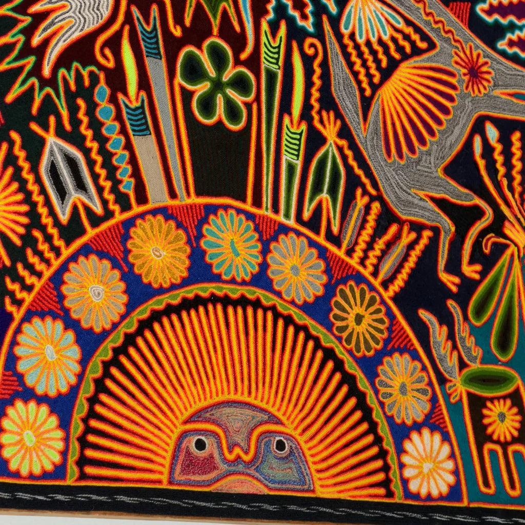 Cuadro de Arte Huichol de Chaquira: Símbolos Sagrados Azul Oscuro, Naranja y Amarillo