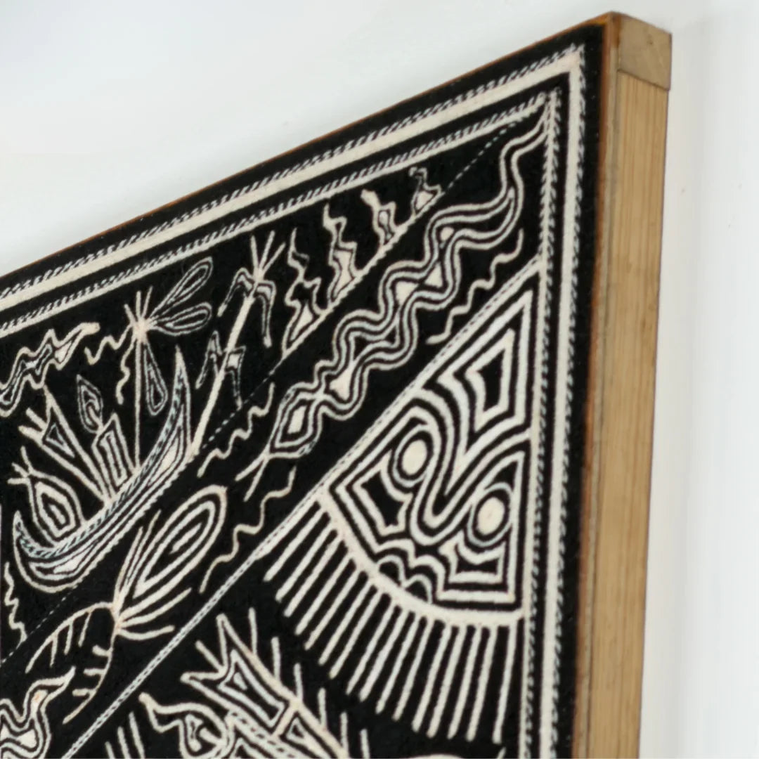 Cuadros Arte Wixárika de Chaquira: Venados y Rituales Ancestrales Blanco y Negro