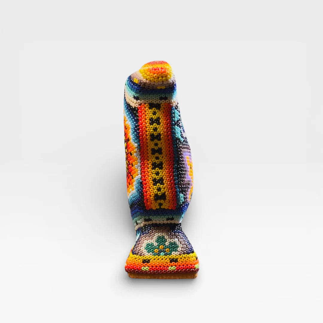 Figura de Chaquira Huichol: Búho con Venado Amarillo, Azul Turquesa, Arte Wixárika