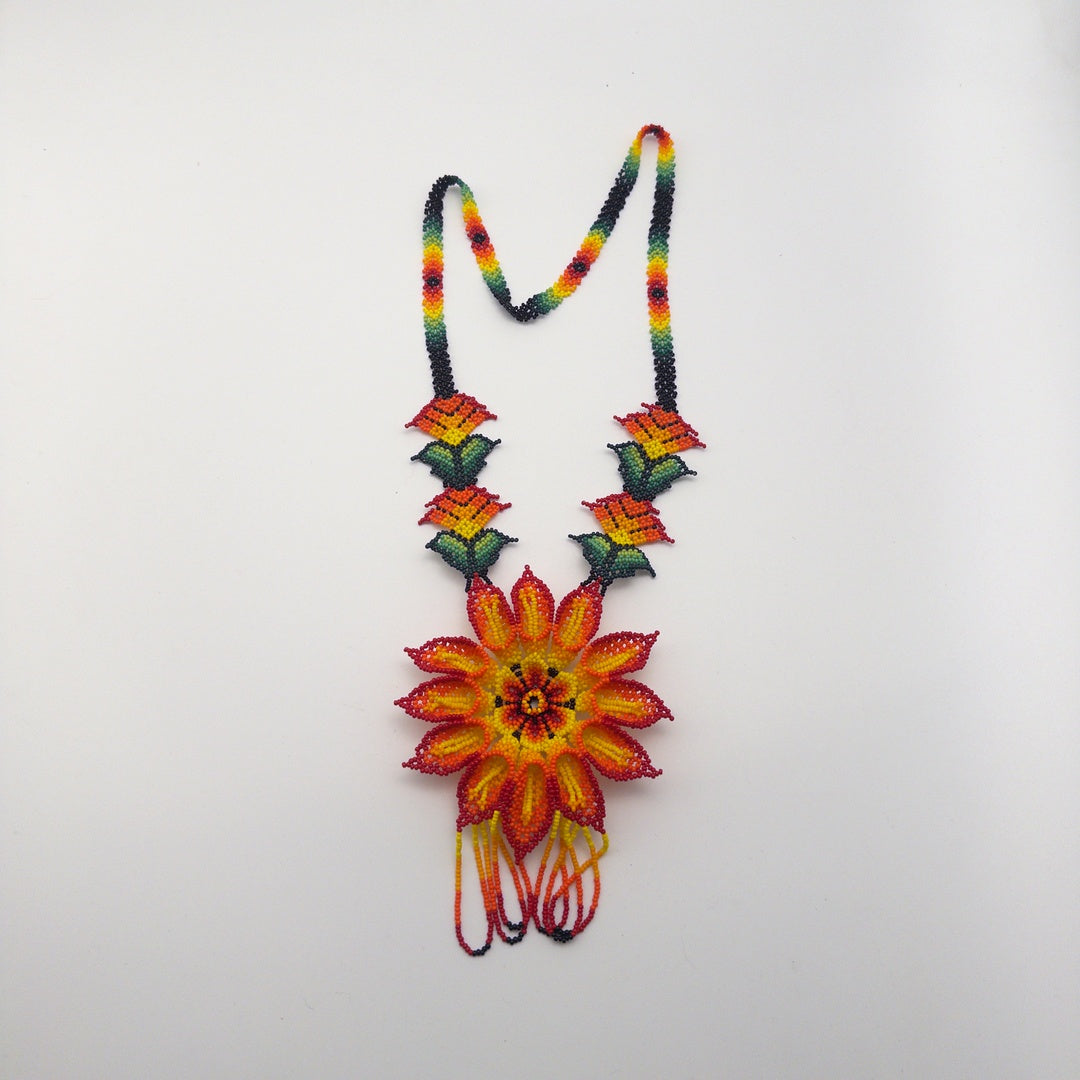 Collar Flor Chaquira Multicolor - Arte Huichol Wixárika