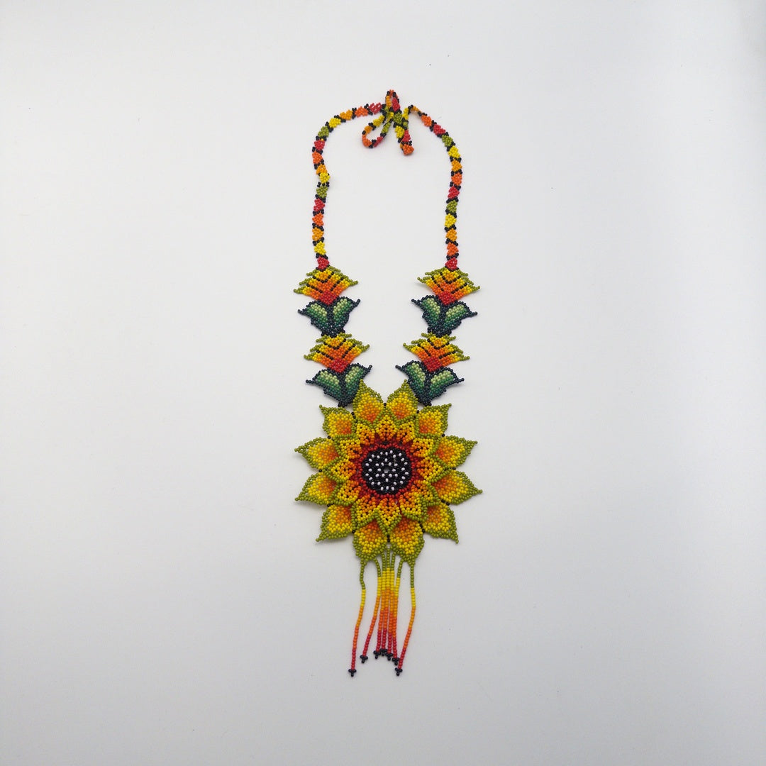 Collar Floral Chaquira Artesanal - Arte Huichol Wixárika