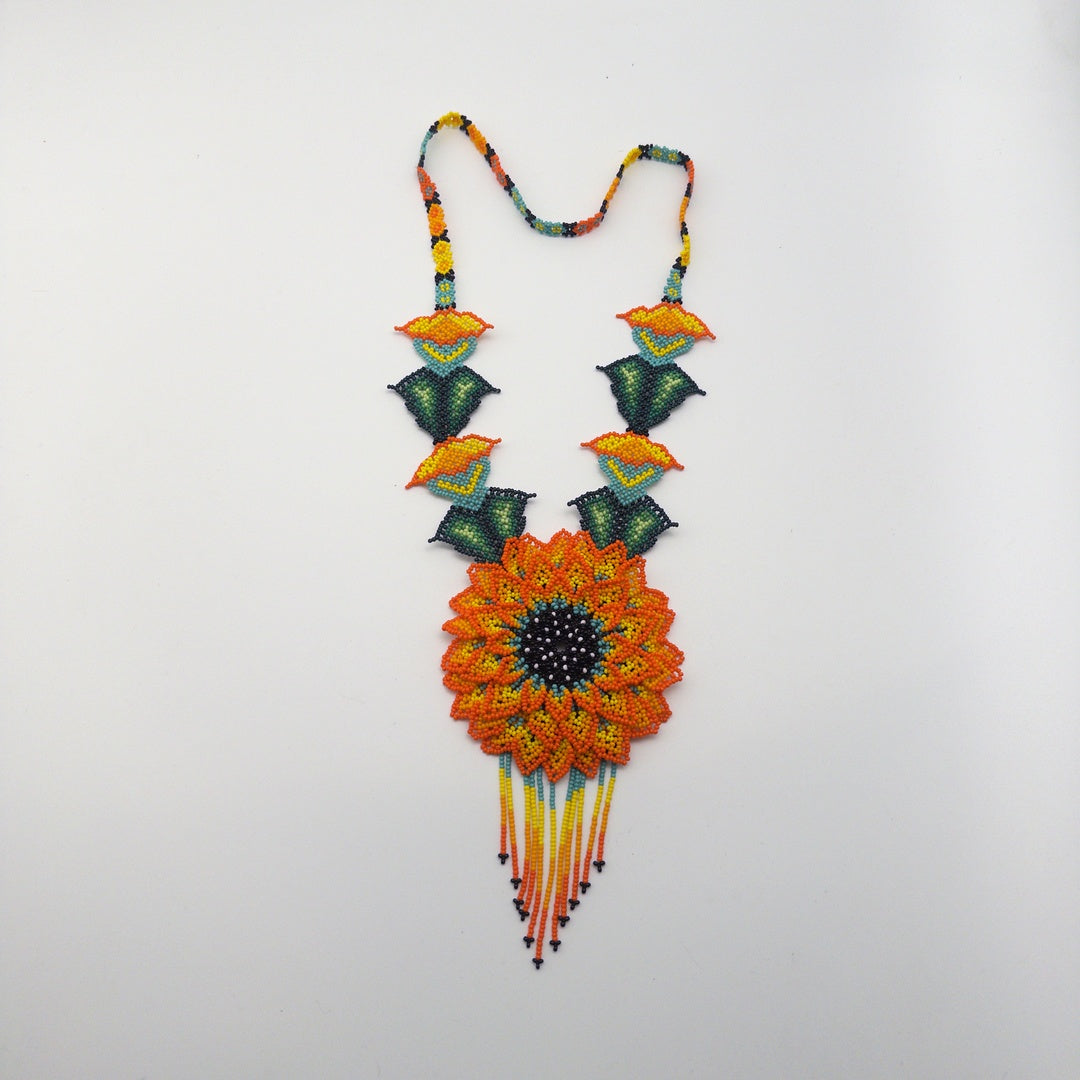 Collar Floral Chaquira Artesanal - Arte Huichol Wixárika - Vista 2